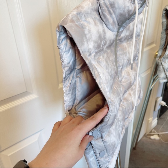 Brand NEW WITH TAG 🔥 Zara 🔥 TIE-DYE PUFFER GILET Crop Top puff vest - Picture 8 of 16